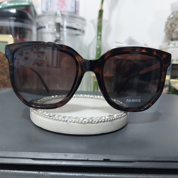 Polarized QUAY Trendy Chic Modern Sunglasses COFFEE RUN - Picture 1 of 14